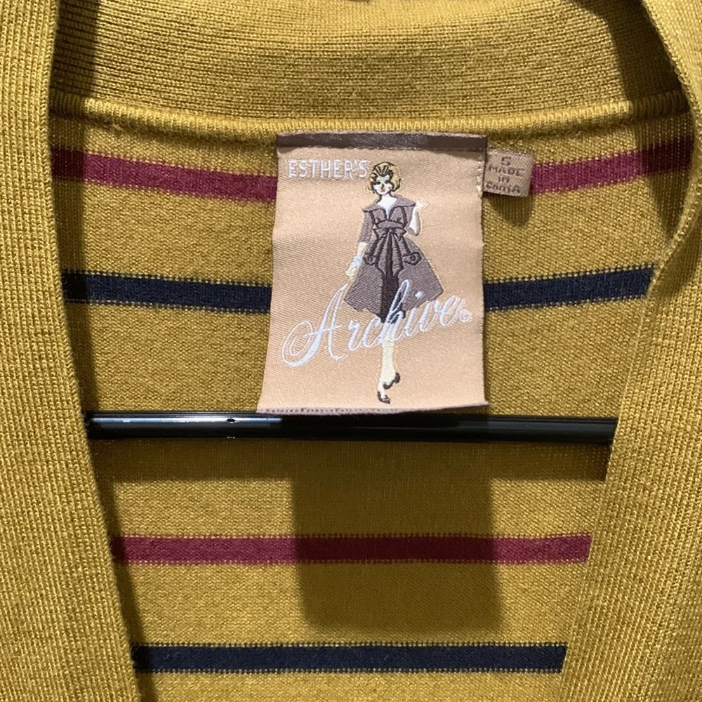 Cardigan - Picture 2 of 7